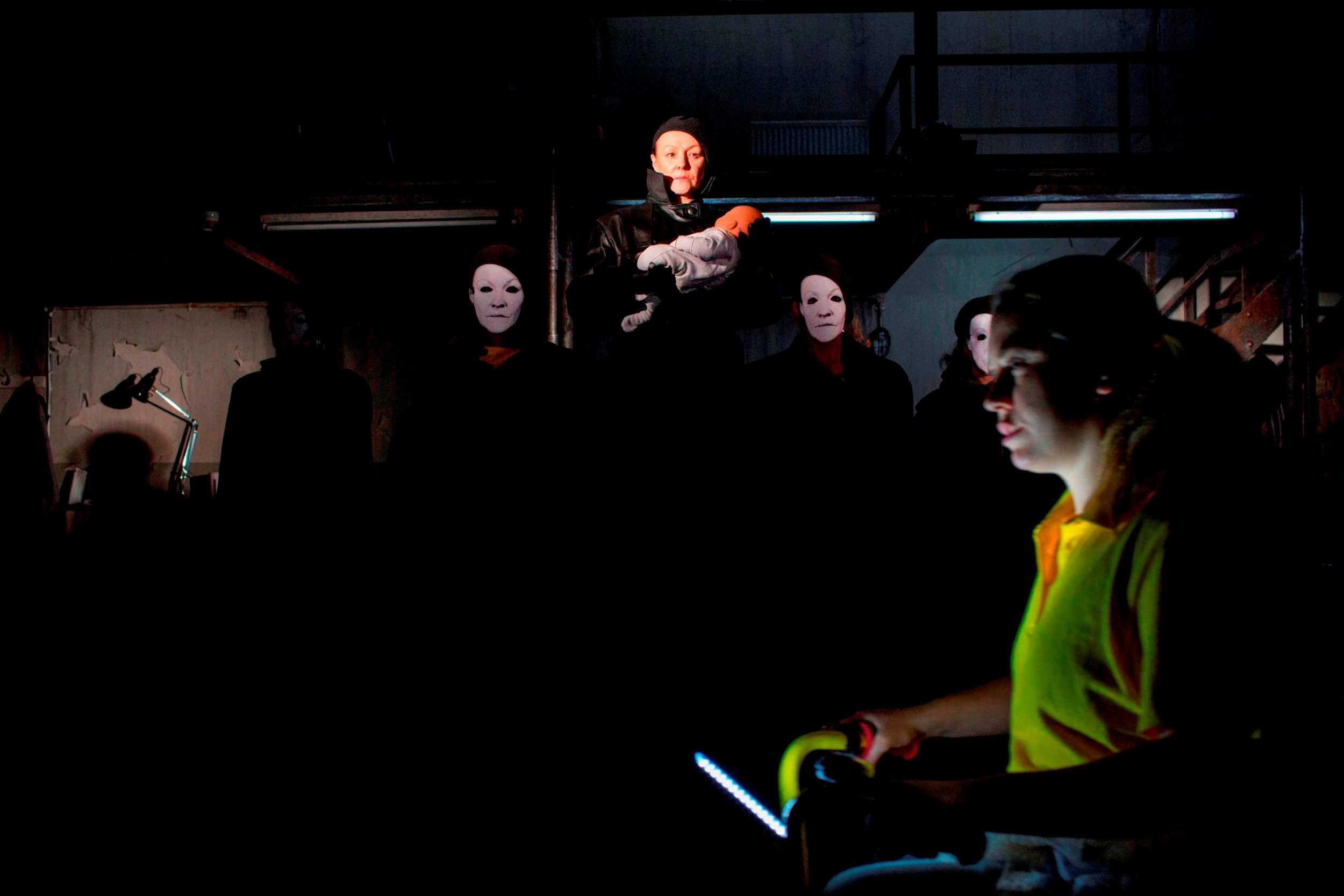 Julius Caesar, directed by Phyllida Lloyd, Donmar Warehouse (l-r) Frances Barber as Julius Caesar and Carrie Rock as Soothsayer. Photo by Helen Maybanks.jpg