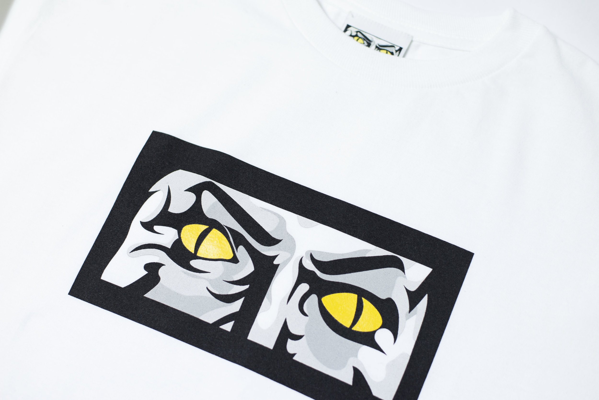 eyeswhitezoom.jpg