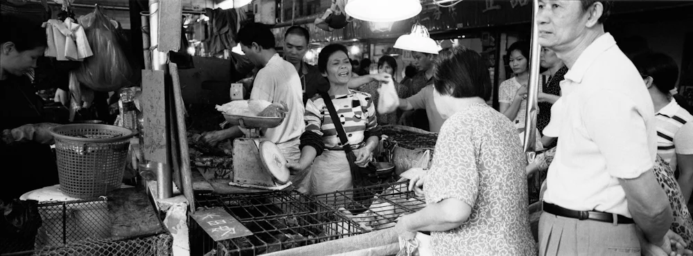 054BuyingChicken_9743_36_R_PRT.jpg