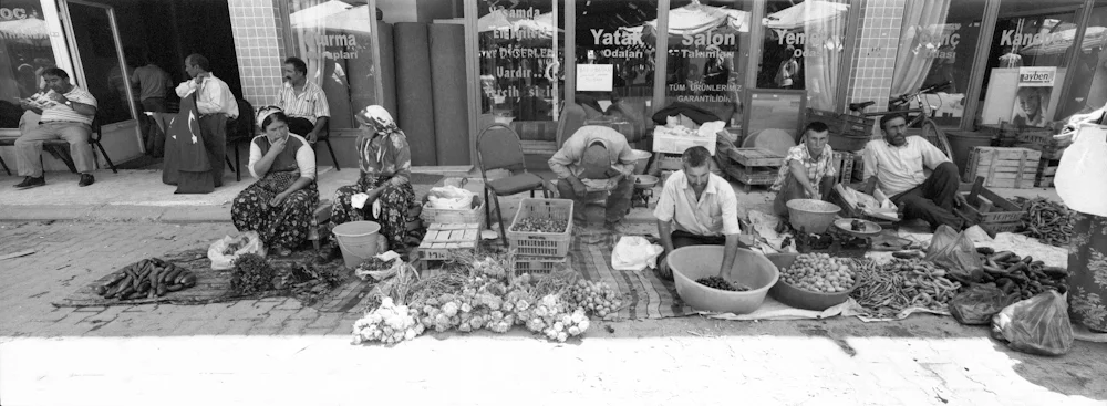 220SidewalkProduce_1174_33_R.jpg