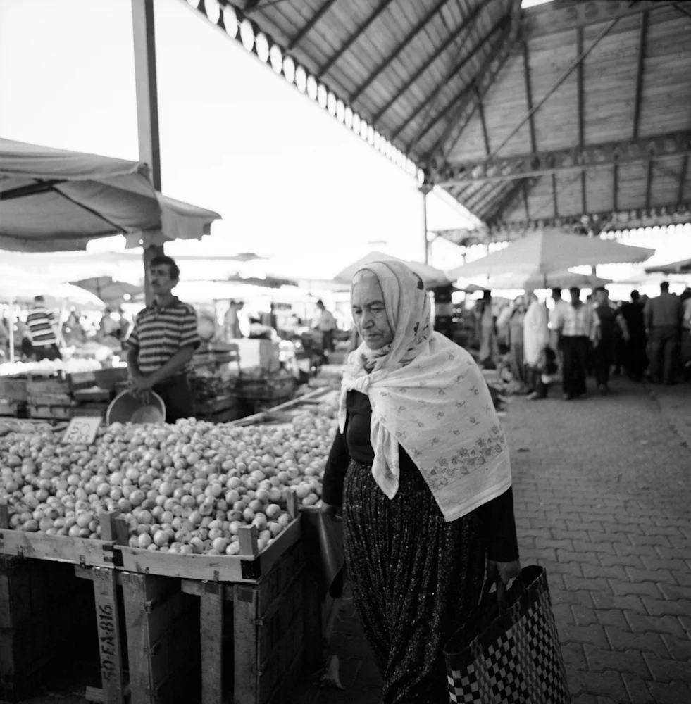 046OldLady_1179_16_R.jpg