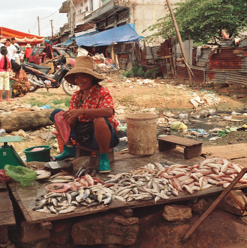 086FishLady_39654_3_R.jpg