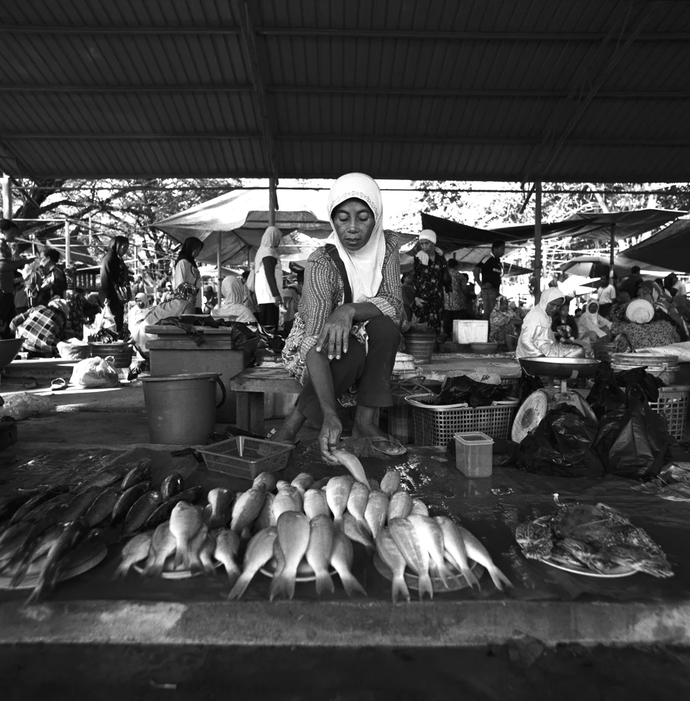 213FishLady_2153_5_R.jpg