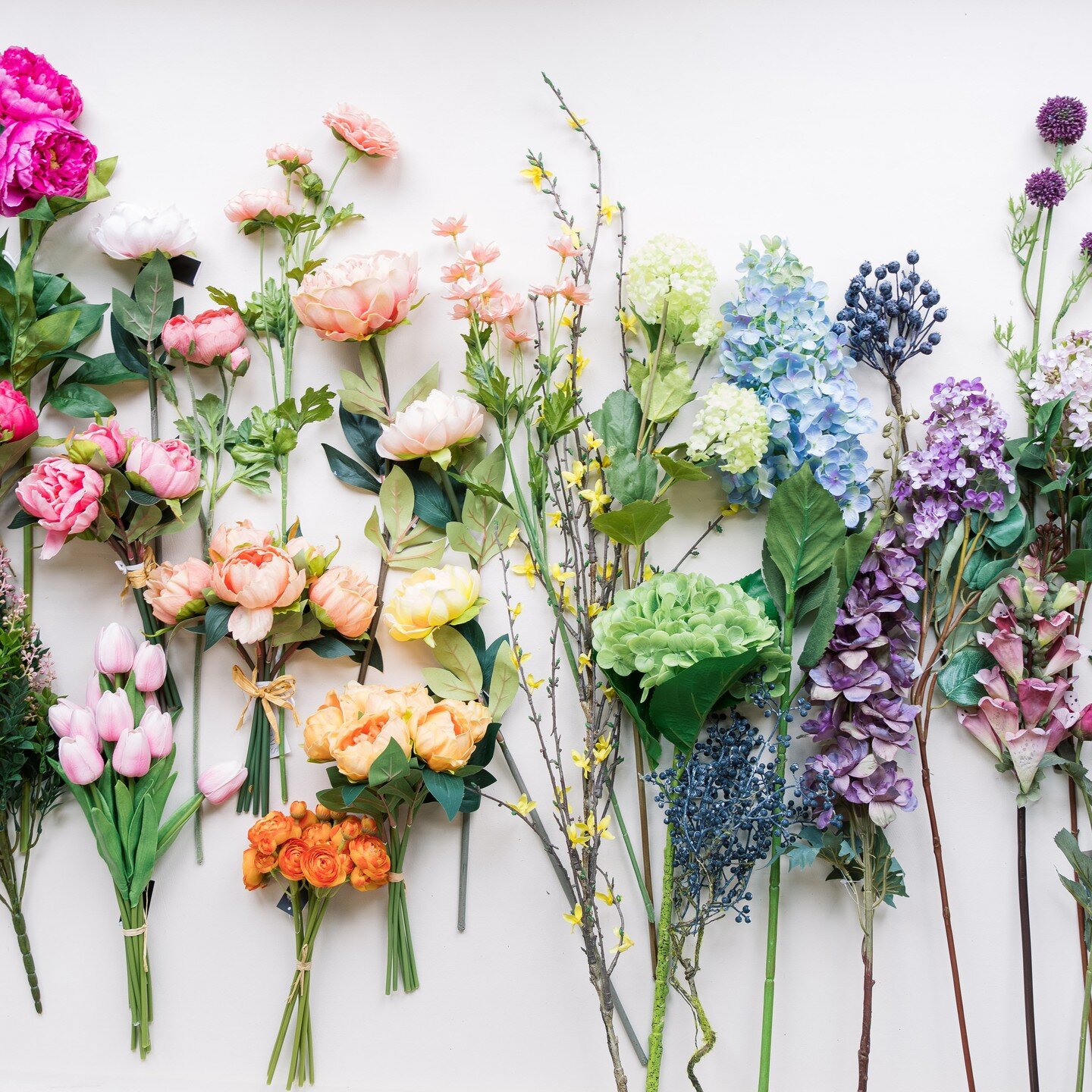 @urbanpetals Spring Workshops are now OPEN for registration! We have three different classes for you to choose from. Read more on our website. We hope you'll join us for a refreshing evening exploring the beauty of flowers in a relaxing and pressure 