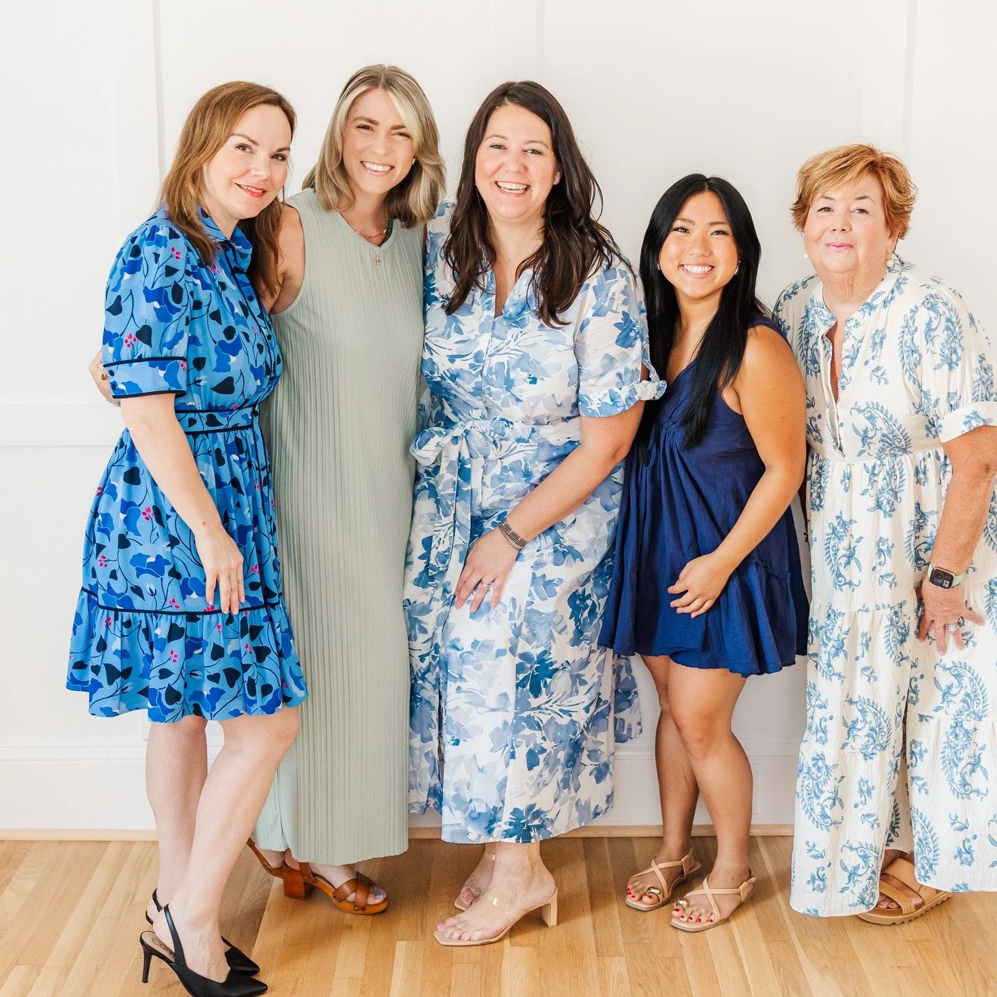 We are hiring! Come be a part of something special at @urbanpetals &amp; @urbanpetals_lifestyleboutique. 

Details &amp; positions available in bio. 

Photos by @tiffanyamcclure