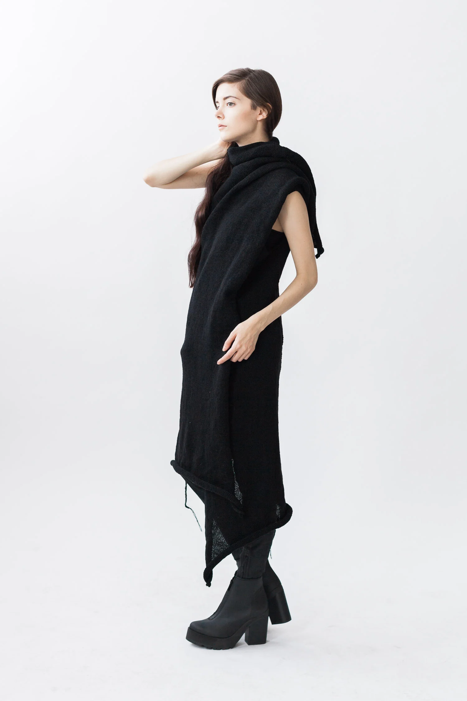 MORPH-FW14-black_oversized_vest-06.jpg