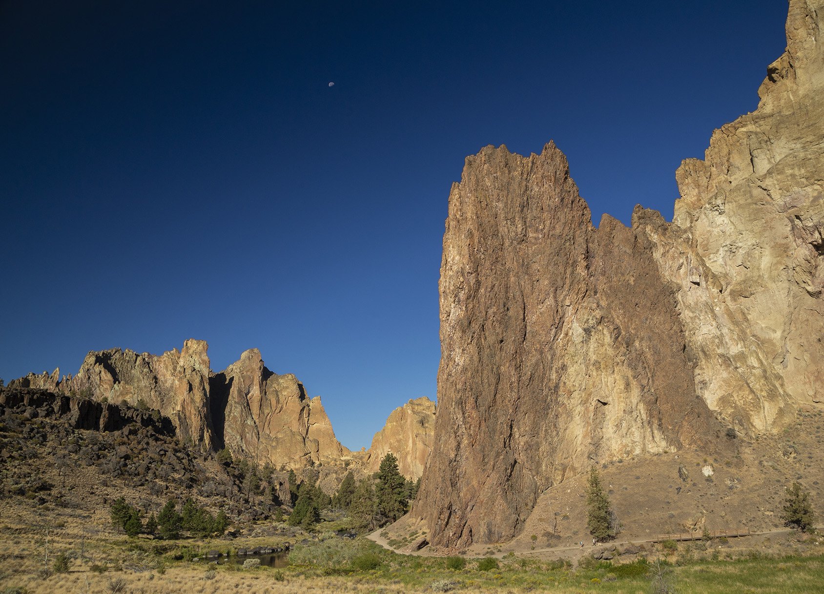  The Moon over Smith Rock State Park, Oregon 