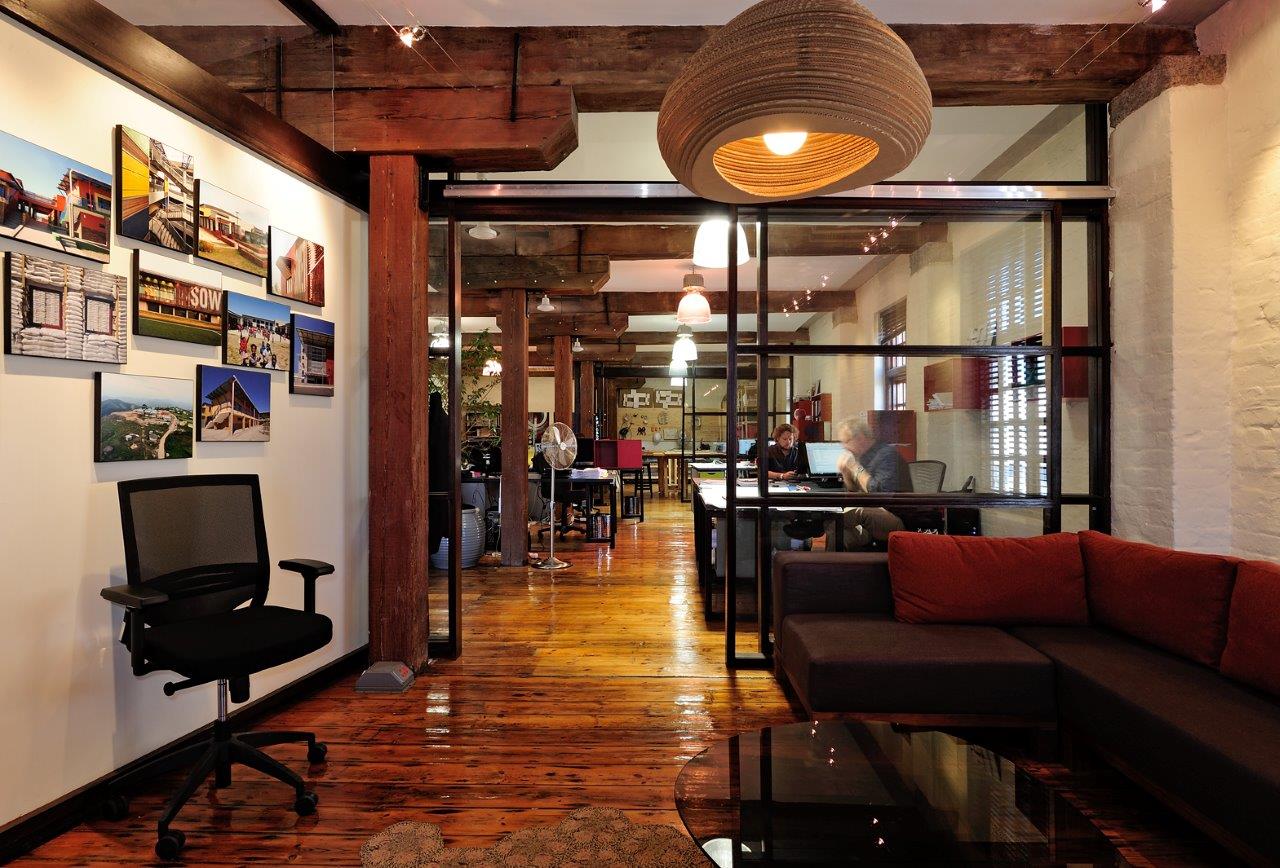 09 Studio.jpg