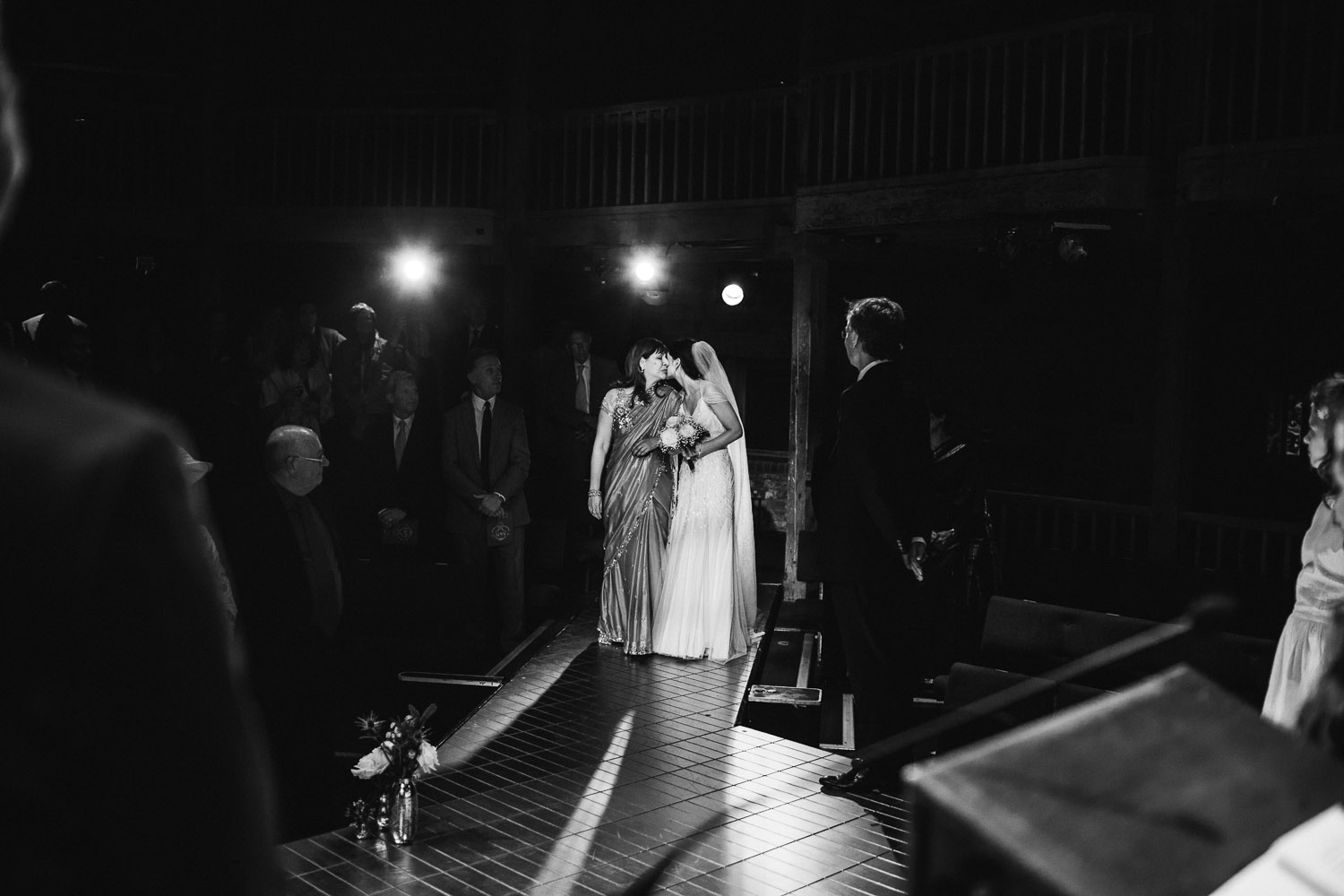 stratford_upon_avon_warwickshire_wedding_photography_theatre-18.jpg