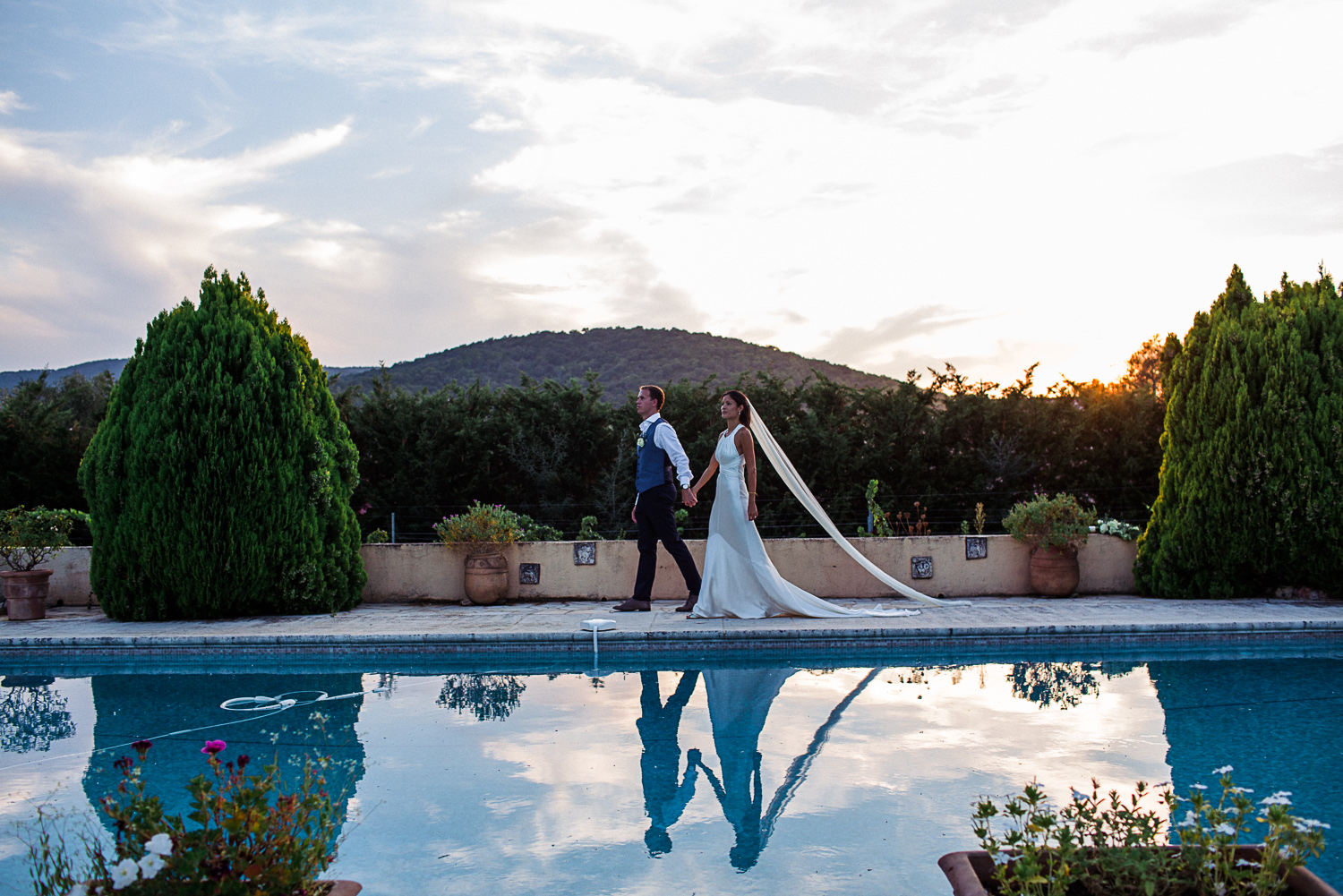 st tropez wedding photographer couple portrait sunset swimming pool