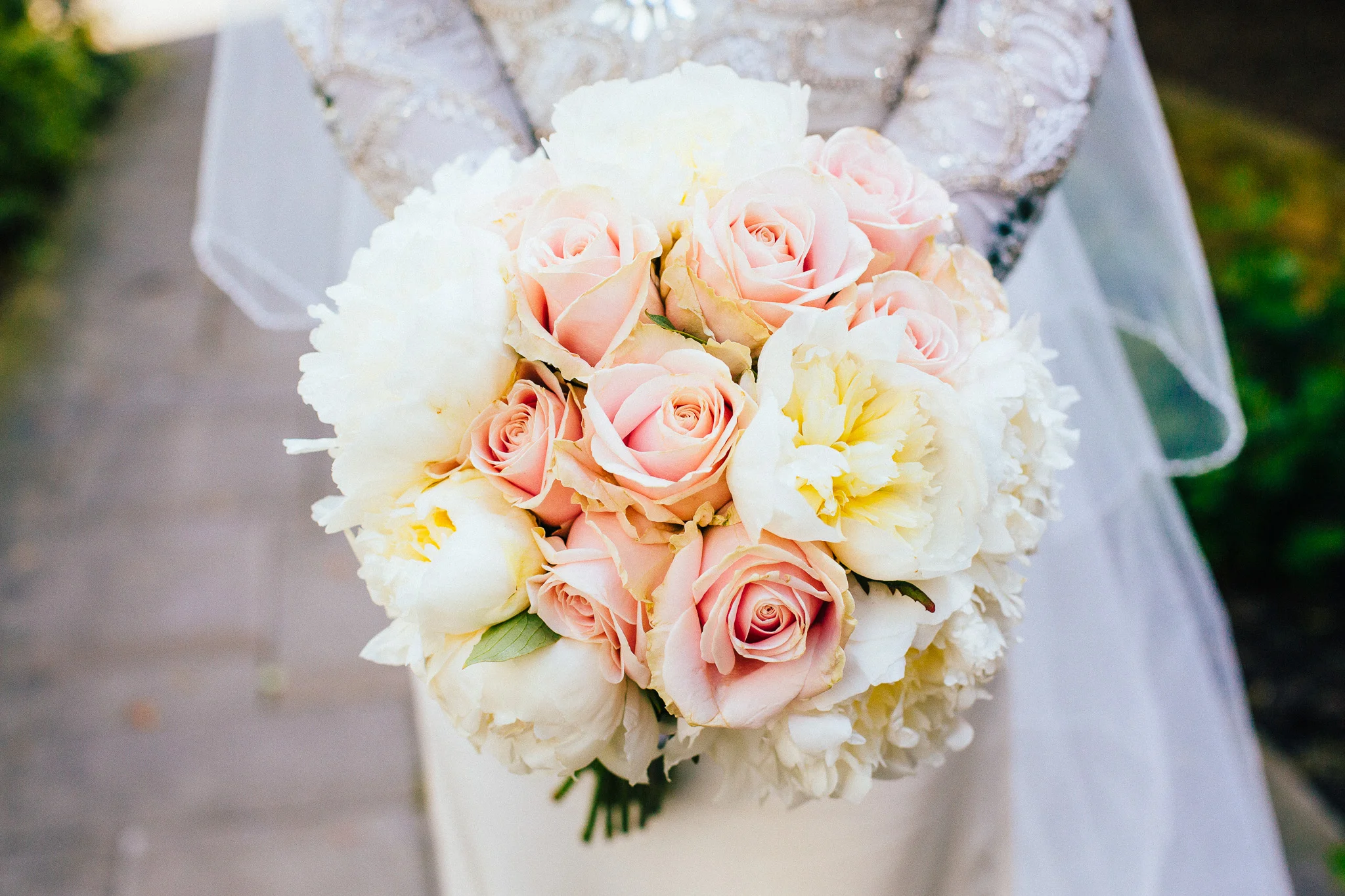floral wedding bouquet pastel bride