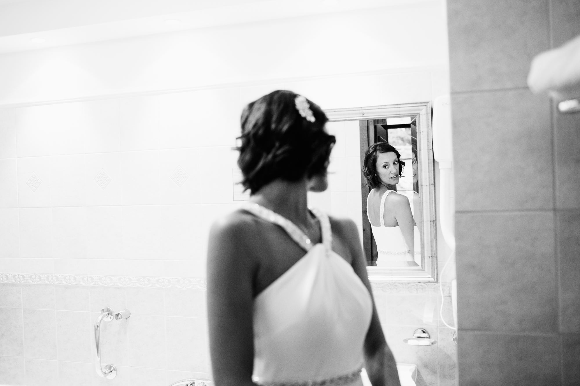 black and white bride mirror wedding photography