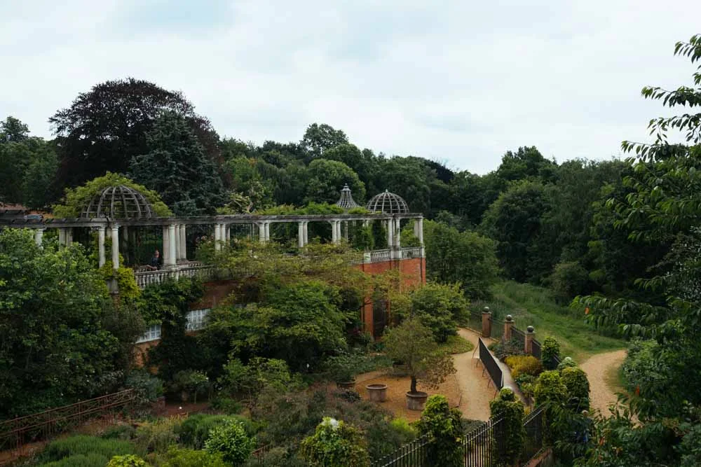 pergola hill and garden wedding