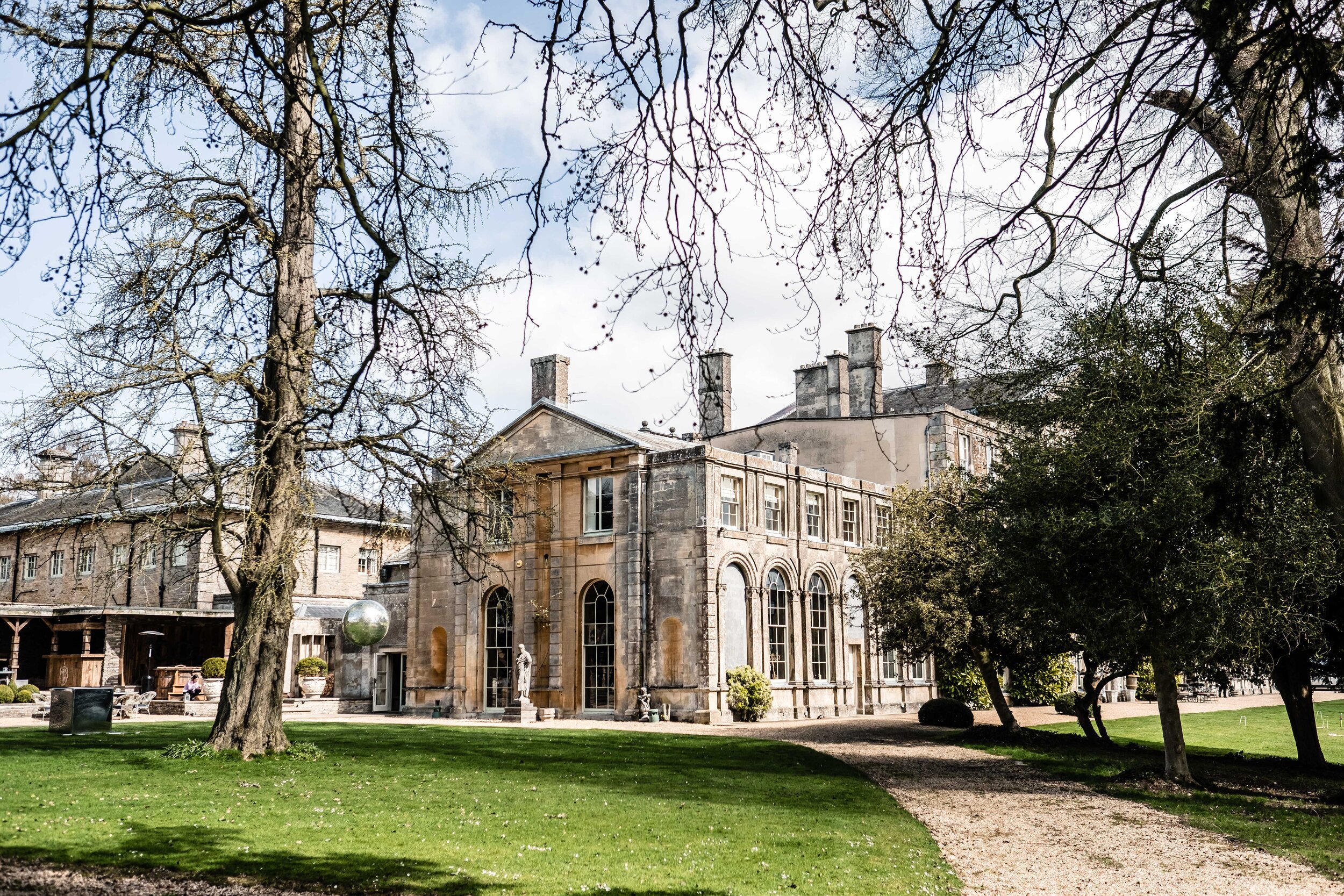 garden view of Aynhoe Park wedding venue