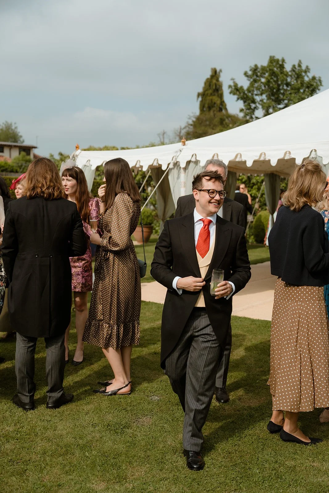 garden-wedding-couple-reception-hertfordshire10.JPG