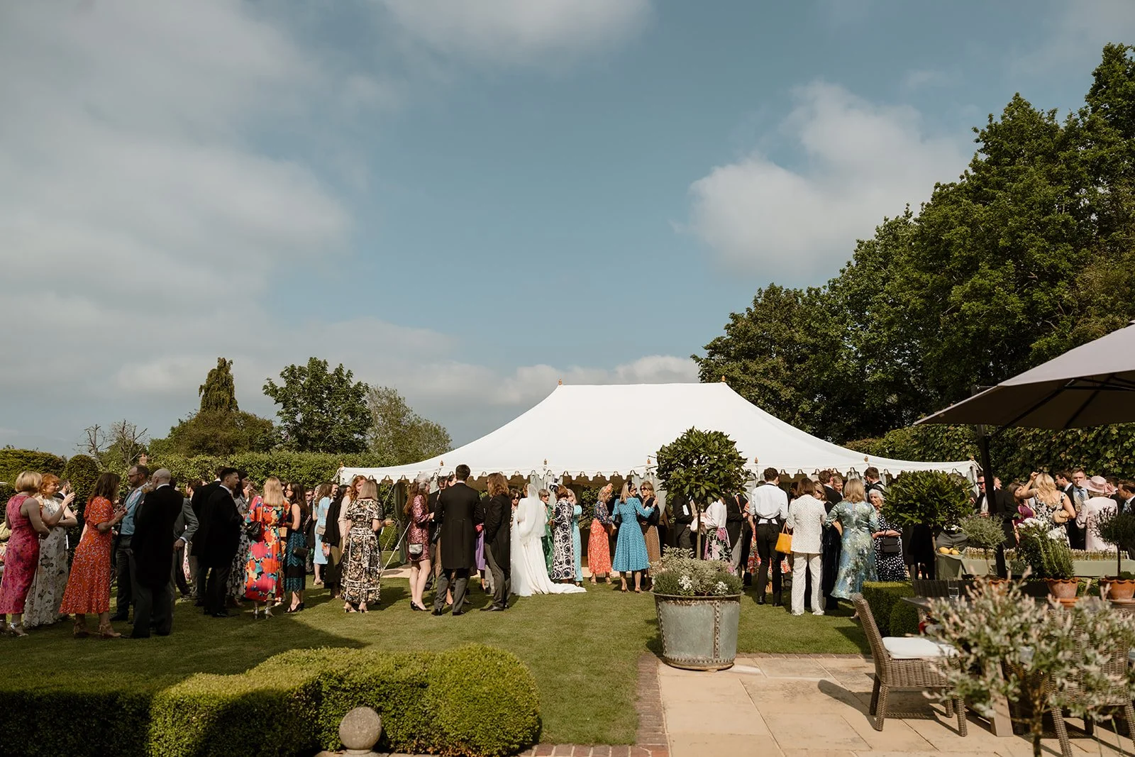 garden-wedding-couple-reception-hertfordshire14.JPG