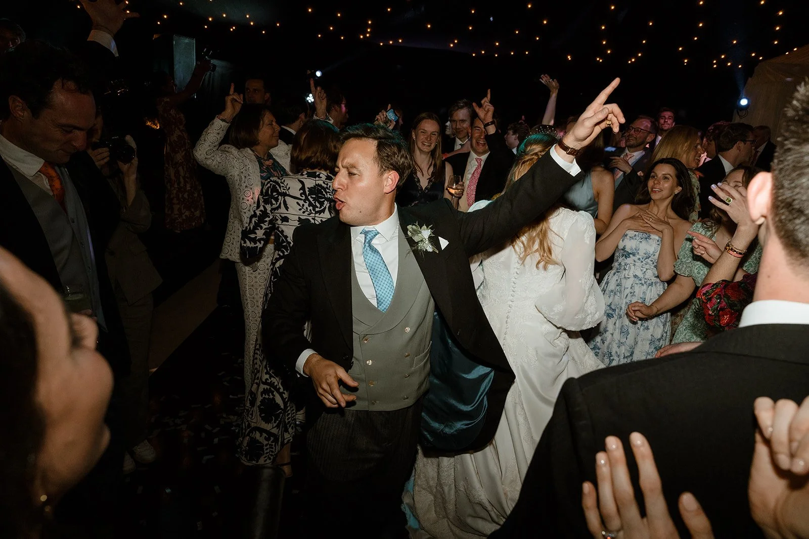 hertfordshire-marquee-wedding-dancing10.JPG