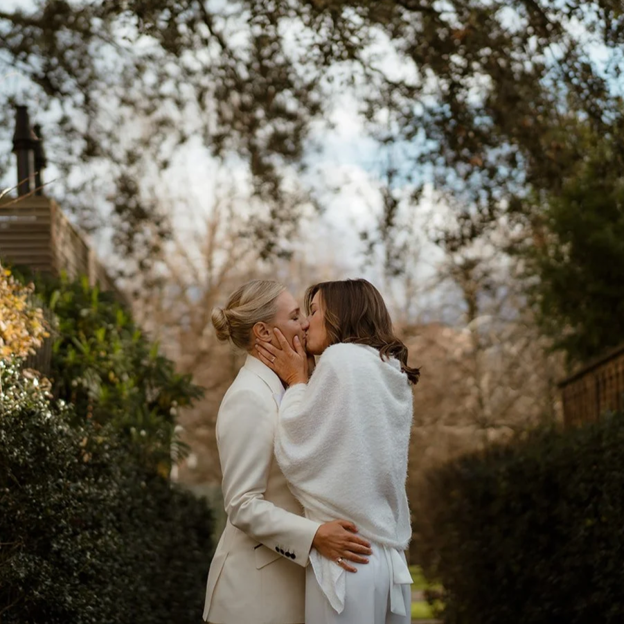 INTIMATE WINTER WEDDING AT CHELSEA OLD TOWN HALL, LONDON