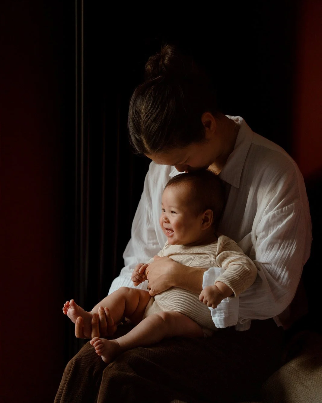  NEWBORN PHOTOGRAPHY AT HOME IN LONDON