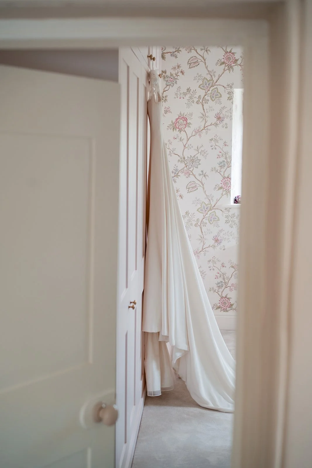 oxford-wedding-getting-ready-at-home4.JPG