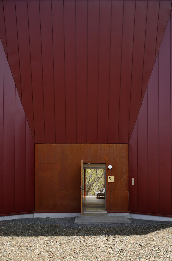 D79V6585Low.jpg