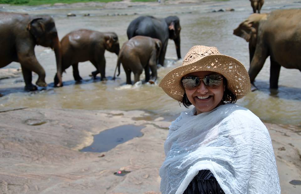 pinnawala-elephant-orphanage-sri-lanka-invite-to-paradise-honeymoon-couple-18.jpg