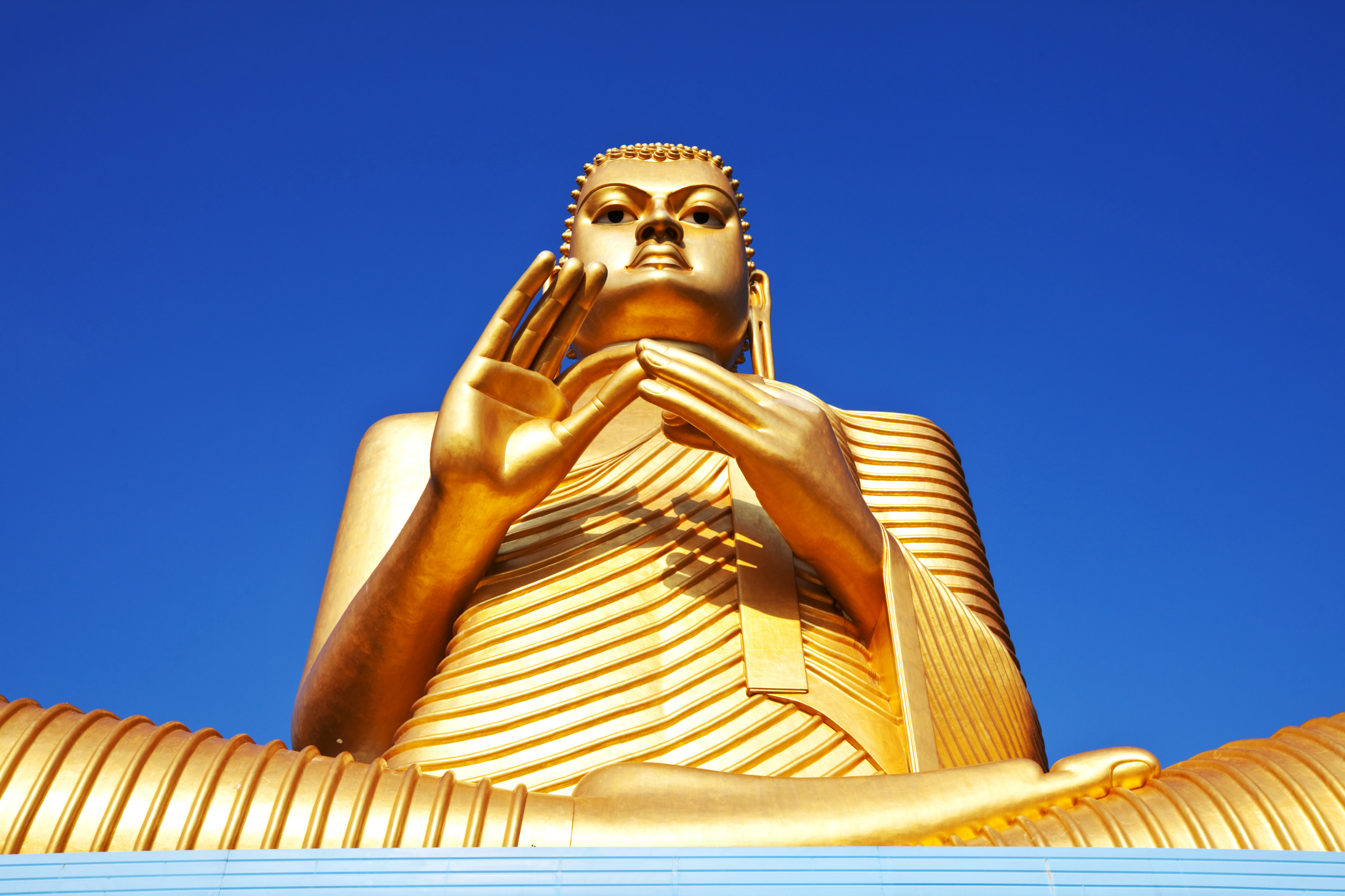 invite-to-paradise-sri-lanka-holiday-honeymoon-cultural-triangle-dambulla-cave-temple-golden-buddha-1.jpg