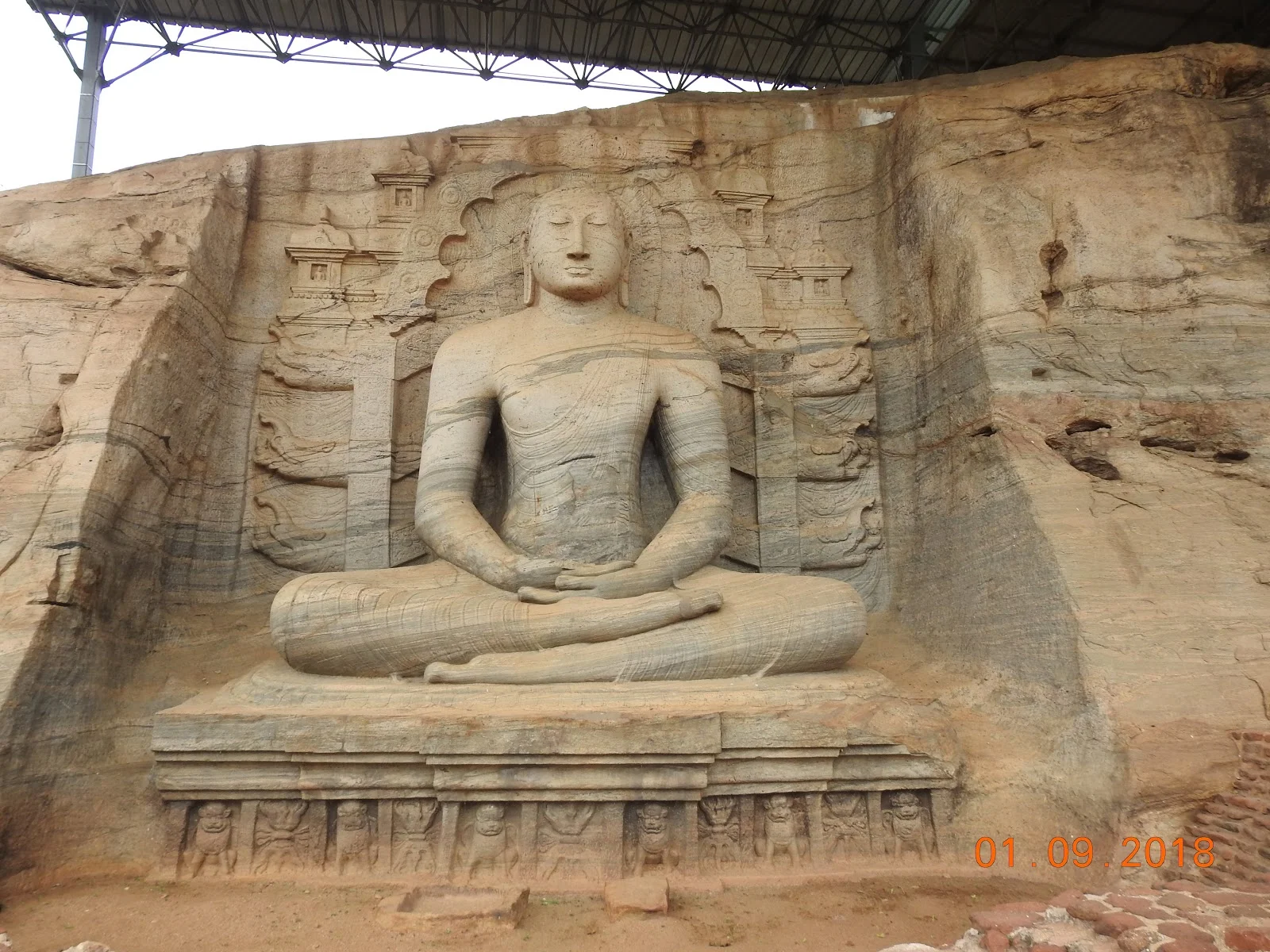 invite-to-paradise-sri-lanka-maldives-holiday-specialists-nutan-vidyut-patel-buddha.jpg