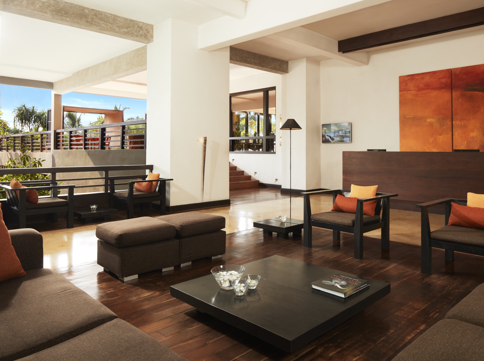 invite-to-paradise-sri-lanka-specialists-experts-travel-agent-tour-operator-jetwing-beach-hotel-negombo-lobby.jpg