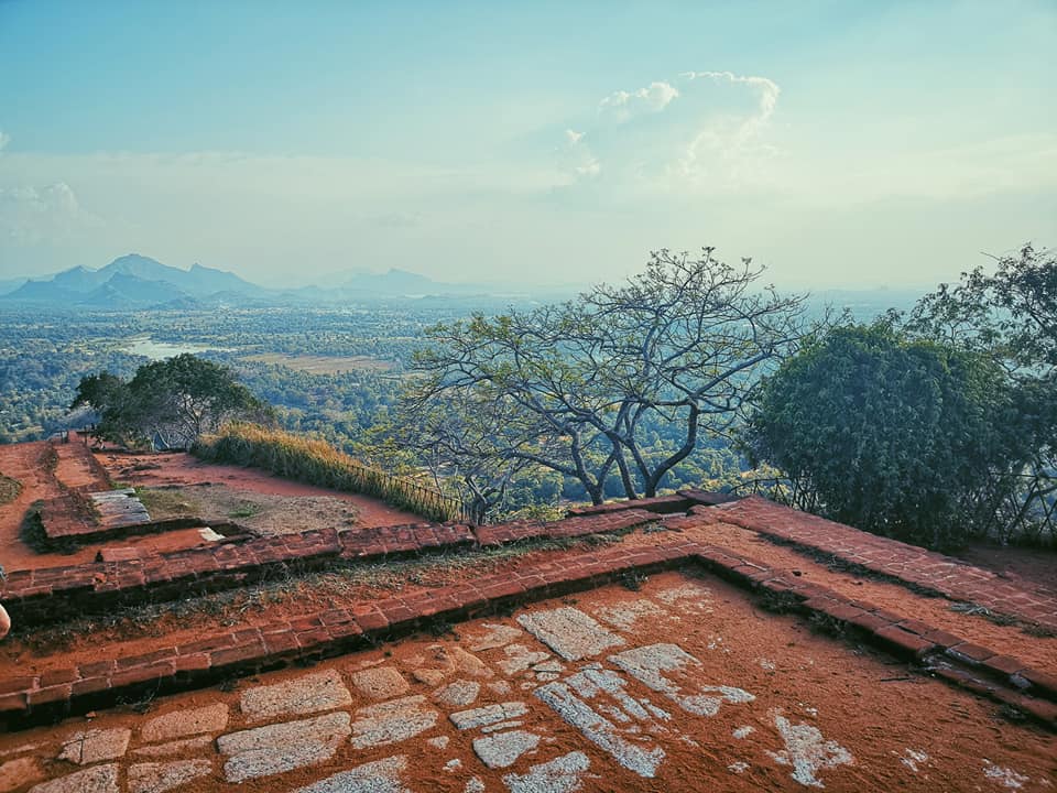 invite-to-paradise-sri-lanka-holiday-honeymoon-specialists-customer-feedback-elin-jordan-luce-sigiriya-view-2.jpg