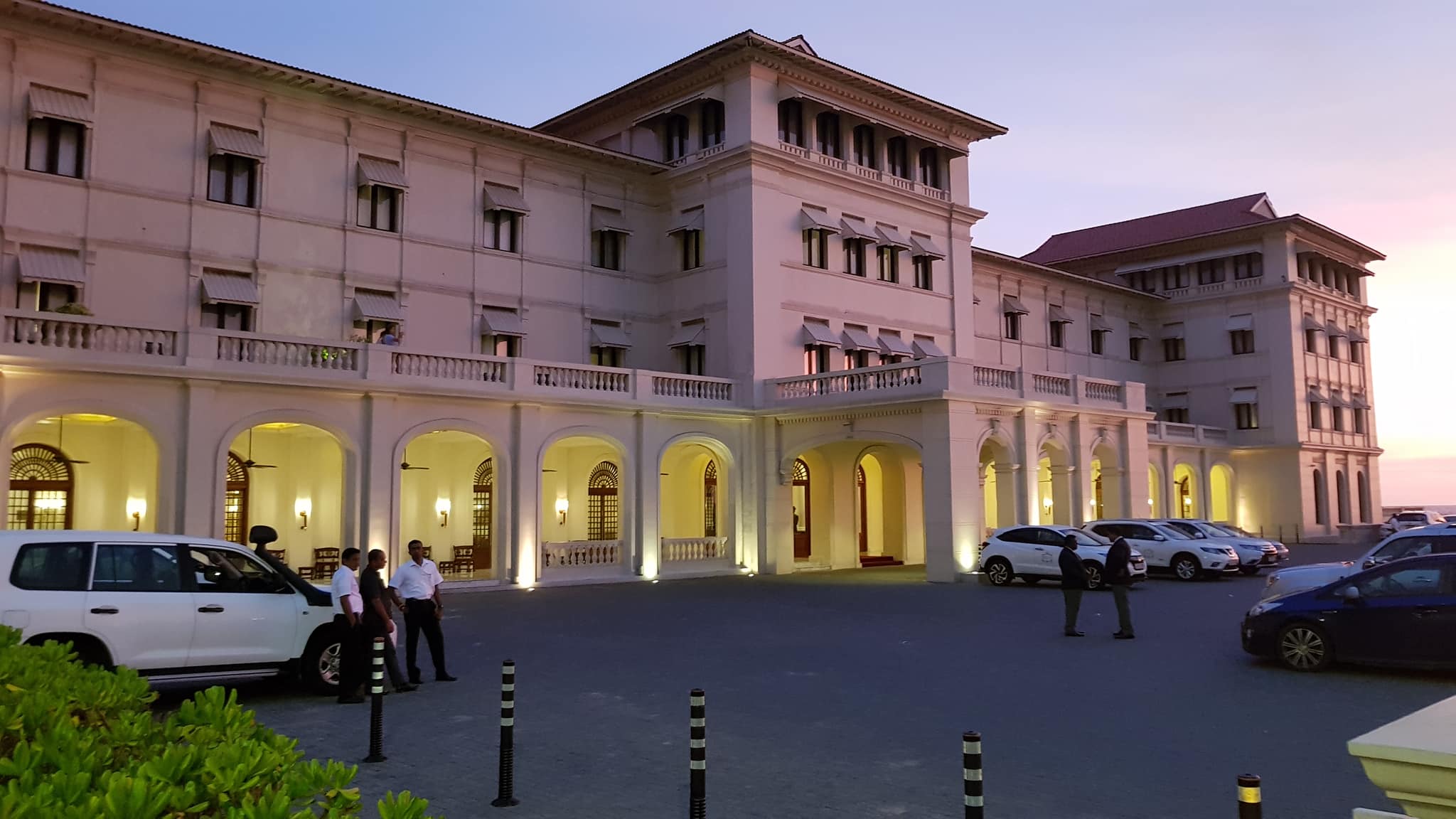 invite-to-paradise-sri-lanka-maldives-holiday-honeymoon-specialists-customer-guest-feedback-zane-lisa-butcher-colombo-galle-face-hotel-.jpg