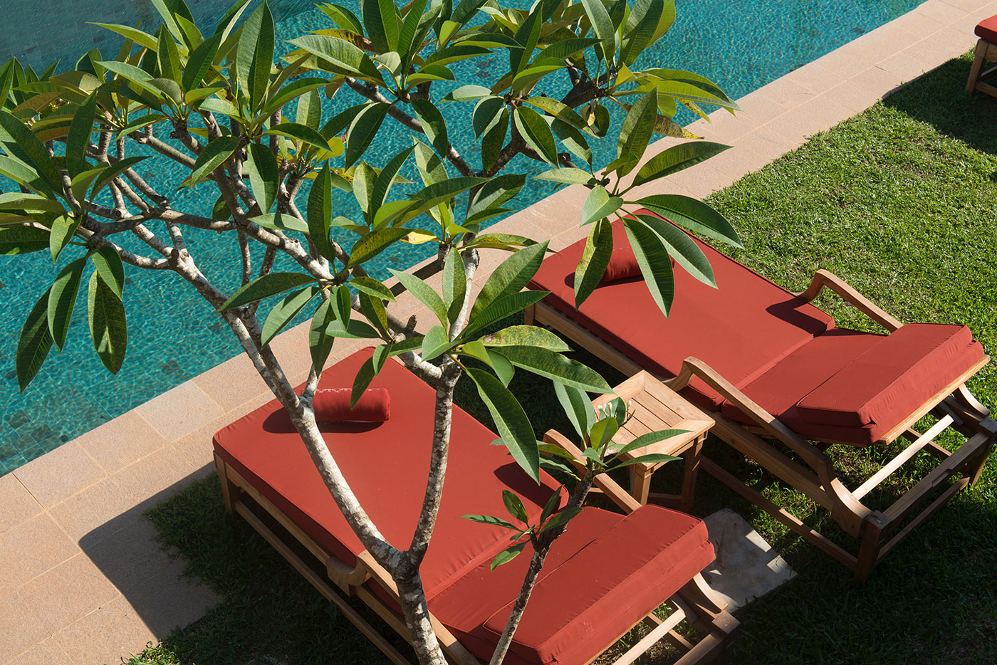 invite-to-paradise-sri-lanka-specialists-experts-travel-agent-tour-operator-cape-weligama-Sun-Beds.jpg