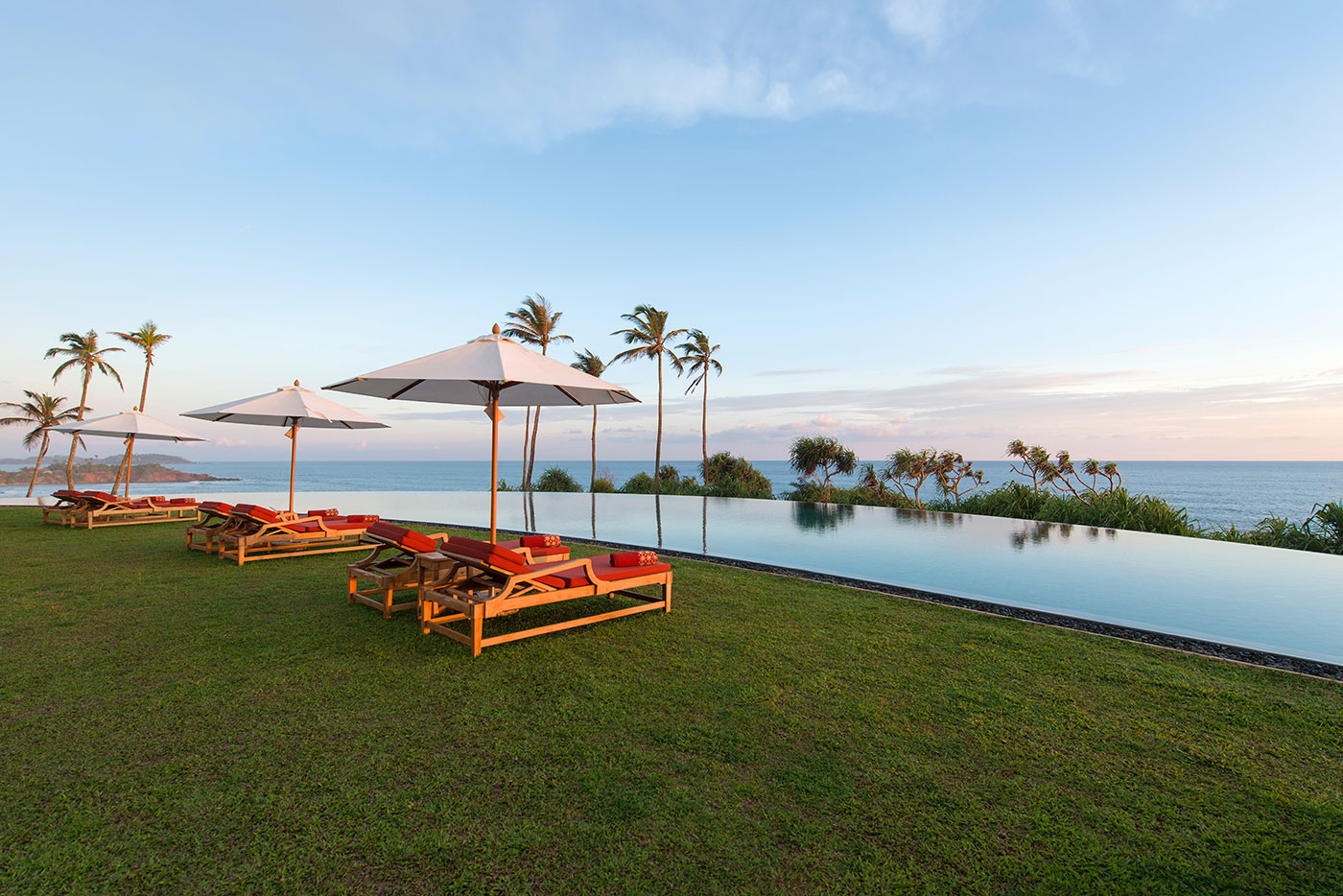 invite-to-paradise-sri-lanka-specialists-experts-travel-agent-tour-operator-cape-weligama-Moon-Pool-at-dawn.jpg