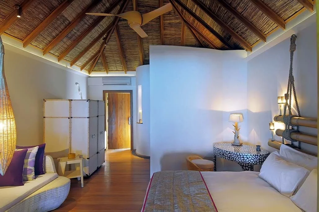 maldives-constance-moofushi-specialists-experts-travel-agent-tour-operator-invite-to-paradise-beach-villa-2.jpg