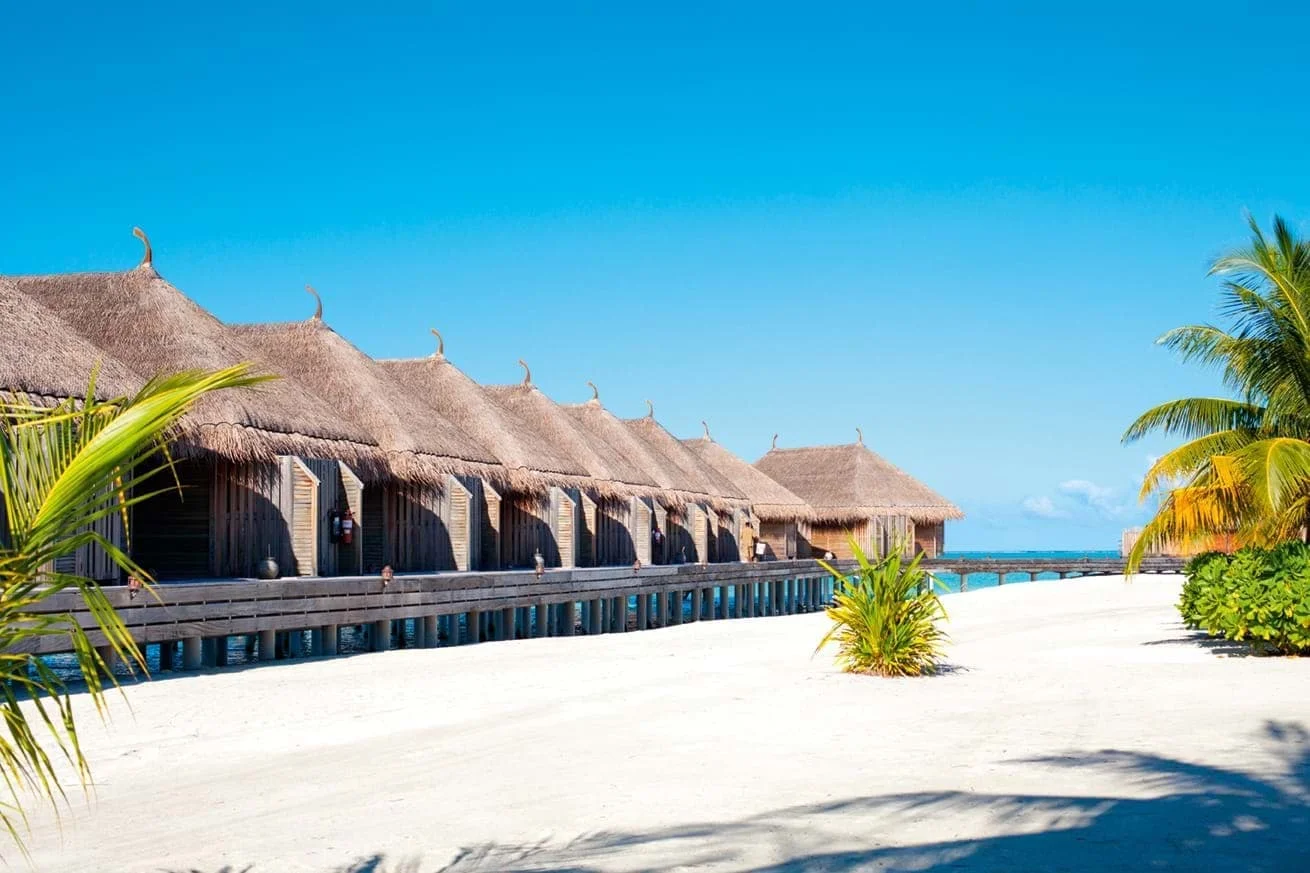 maldives-constance-moofushi-specialists-experts-travel-agent-tour-operator-invite-to-paradise-water-villas-03.jpg