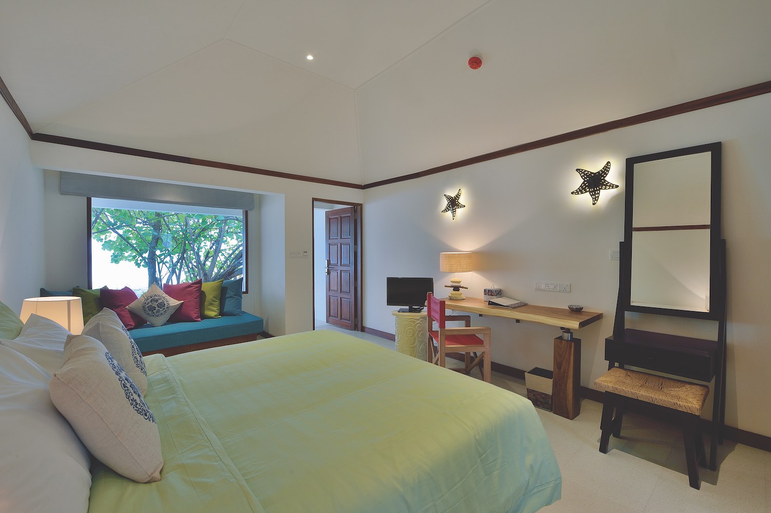 maldives-oblu-by-atmosphere-at-helengeli-beach-villa-4-holiday-honeymoon-vacation-invite-to-paradise.jpg