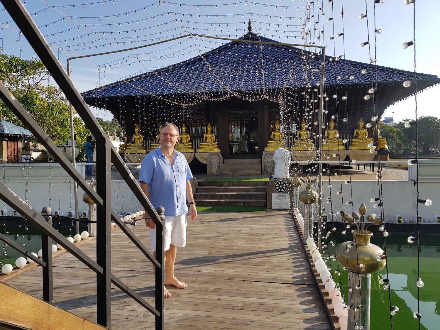 sri-lanka-colombo-temple-holiday-review-feedback-invite-to-paradise-quentin-kate-hulm.jpg