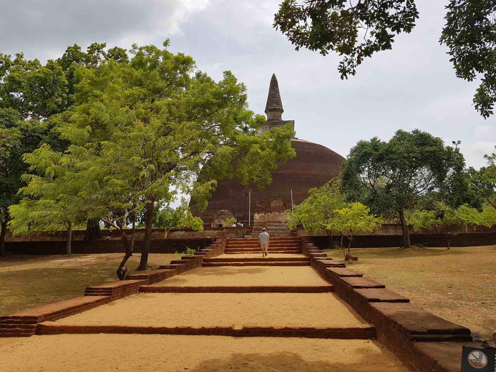 sri-lanka-cutlural-triangle-polonnaruwa-holiday-review-feedback-invite-to-paradise-quentin-kate-hulm.jpg