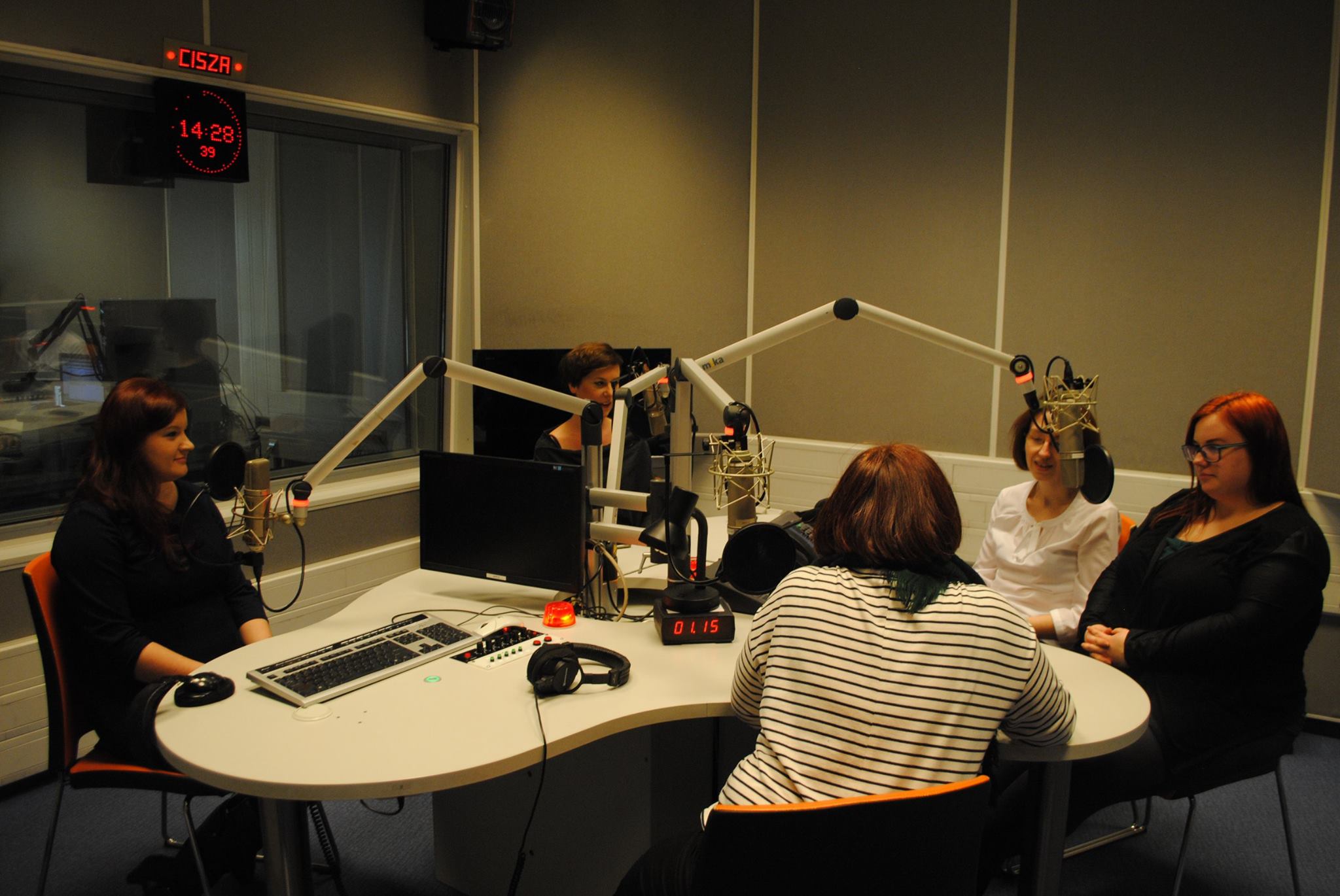Lila and other JCC volunteers talking about their experience at the JCC on Radio Krakow.