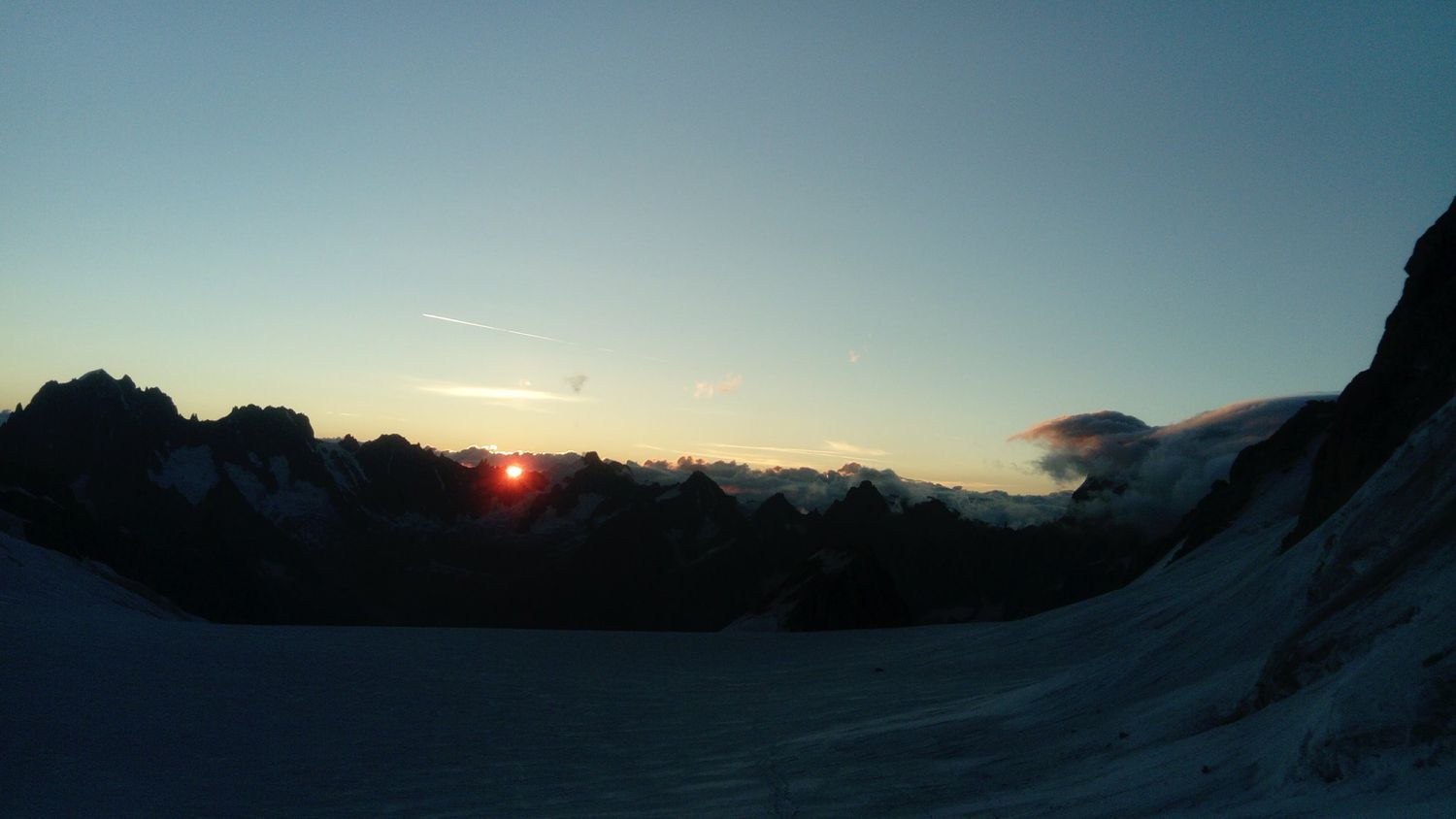  Dawn over the Trient plateau 