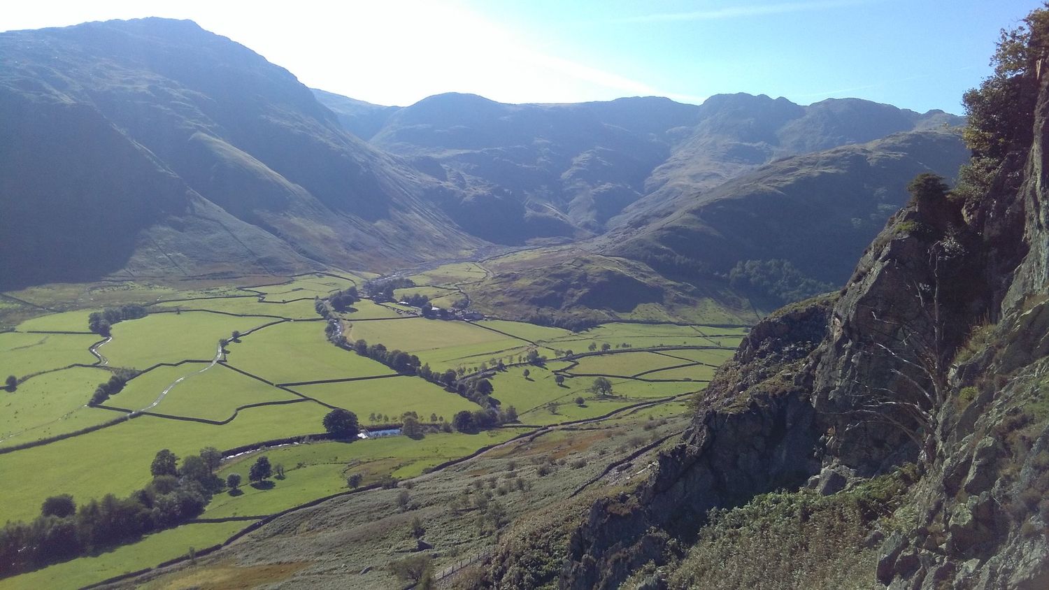  Classic Lakeland Mountains: the Langdale valley and Crinkle Crags - Chris Ensoll Mountain Guide 