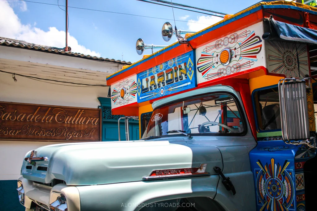chiva bus jardin colombia