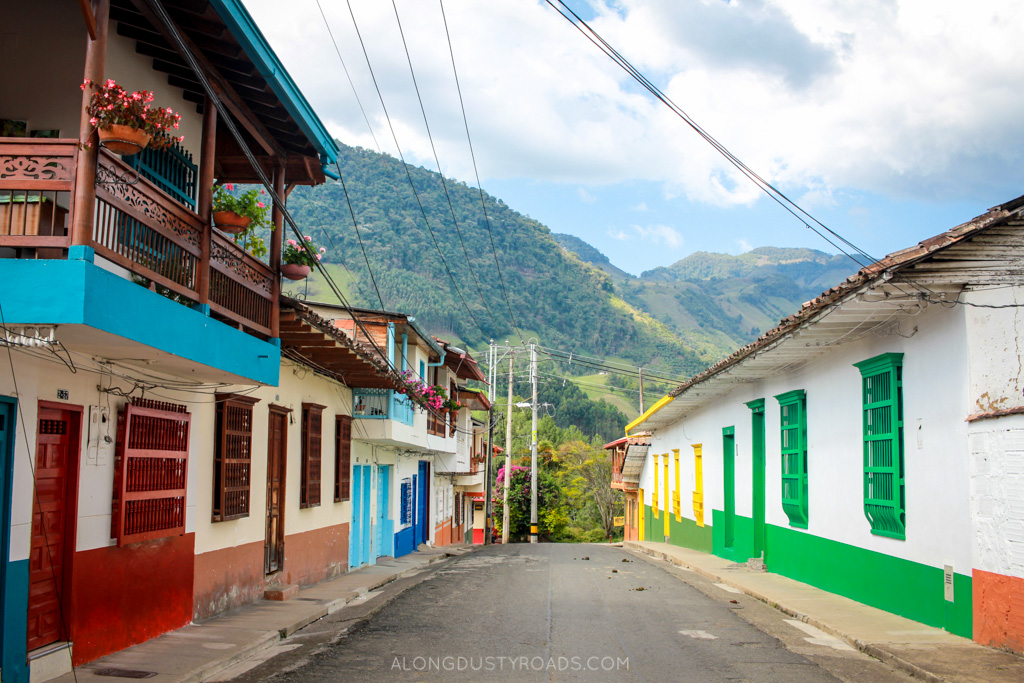 colourful streets jardin colombia