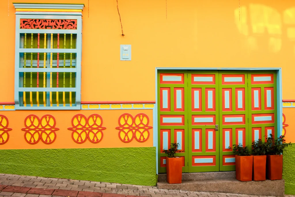 Things to do in Guatape Colombia - zocalos in guatape colombia