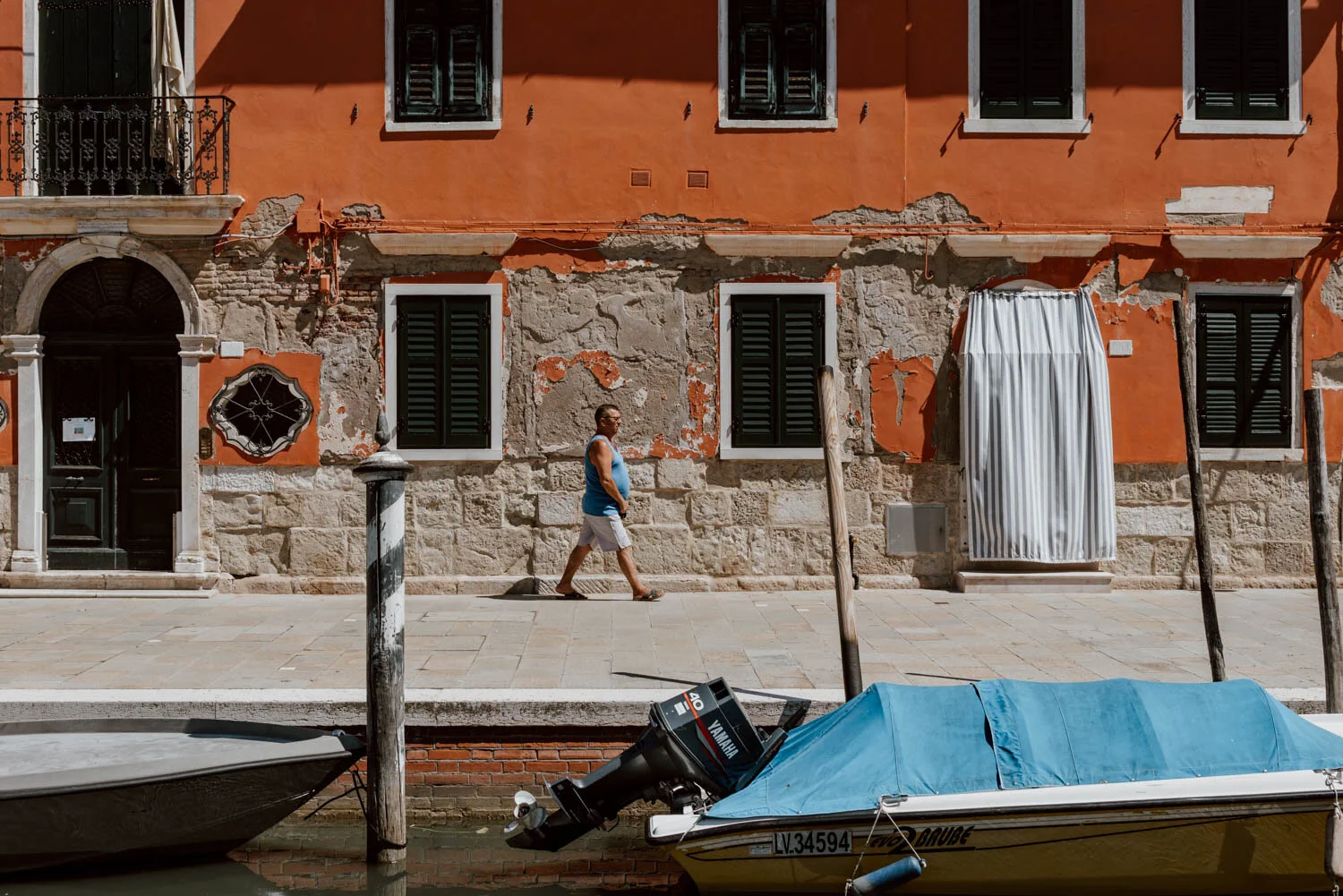 PDF) Compression-to-extension record in the Late Pliocene-Pleistocene Upper  Valdarno Basin (Northern Apennines, Italy): structural and  thermochronological constraints, image size:1500x1001