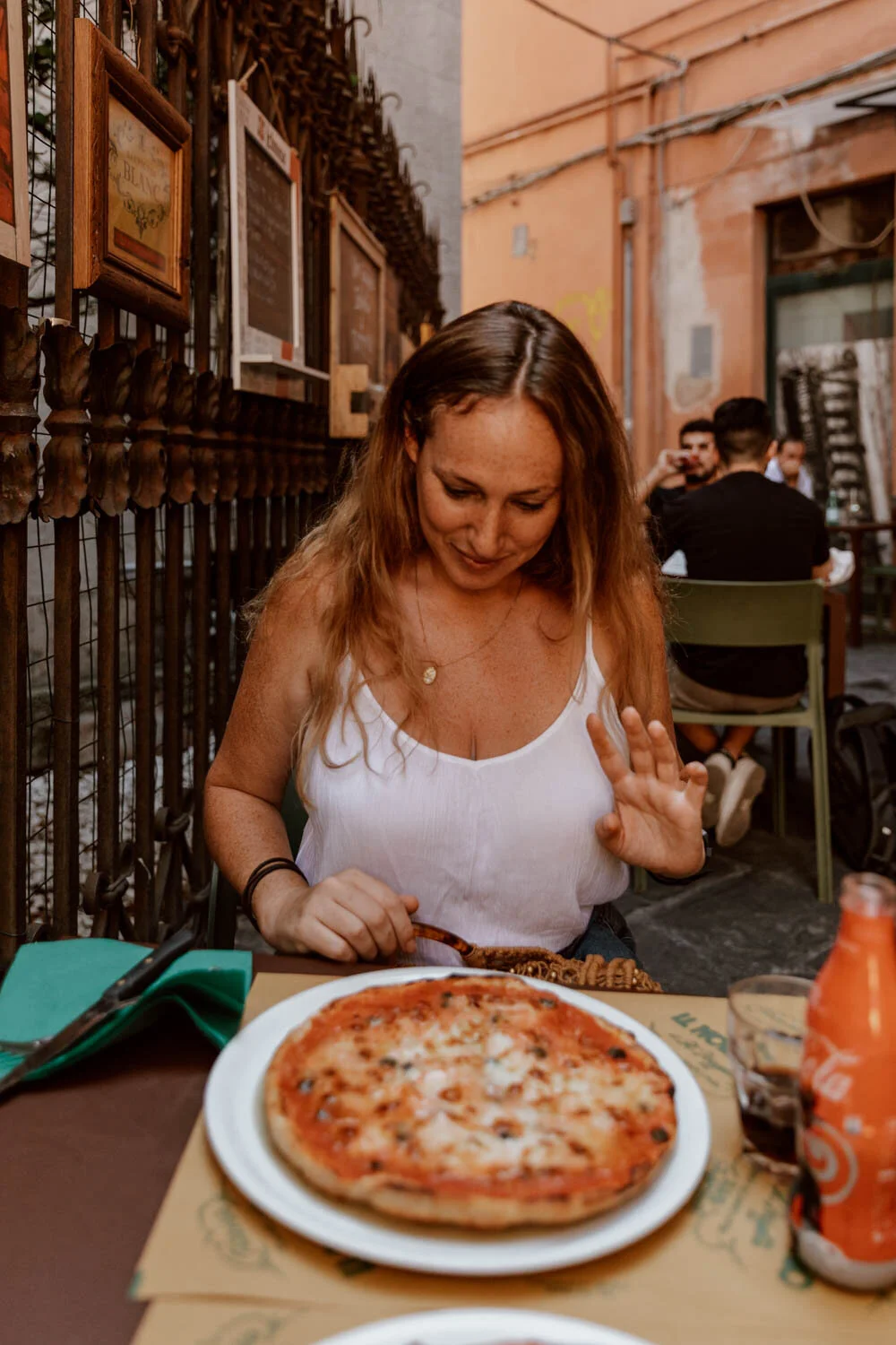 eating pizza at il montino
