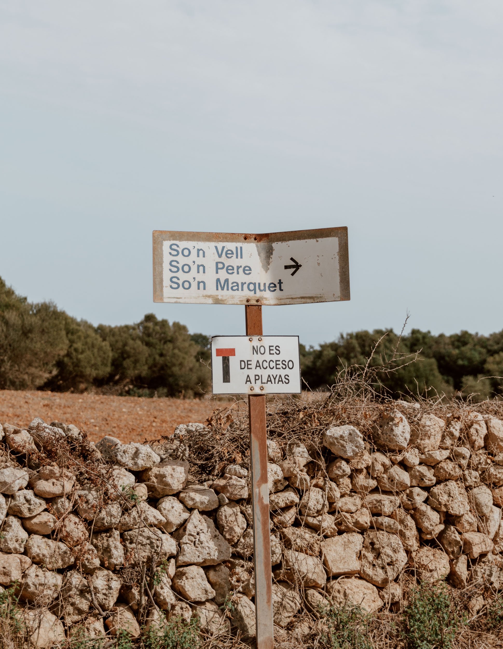 rural-road-signs-menorca