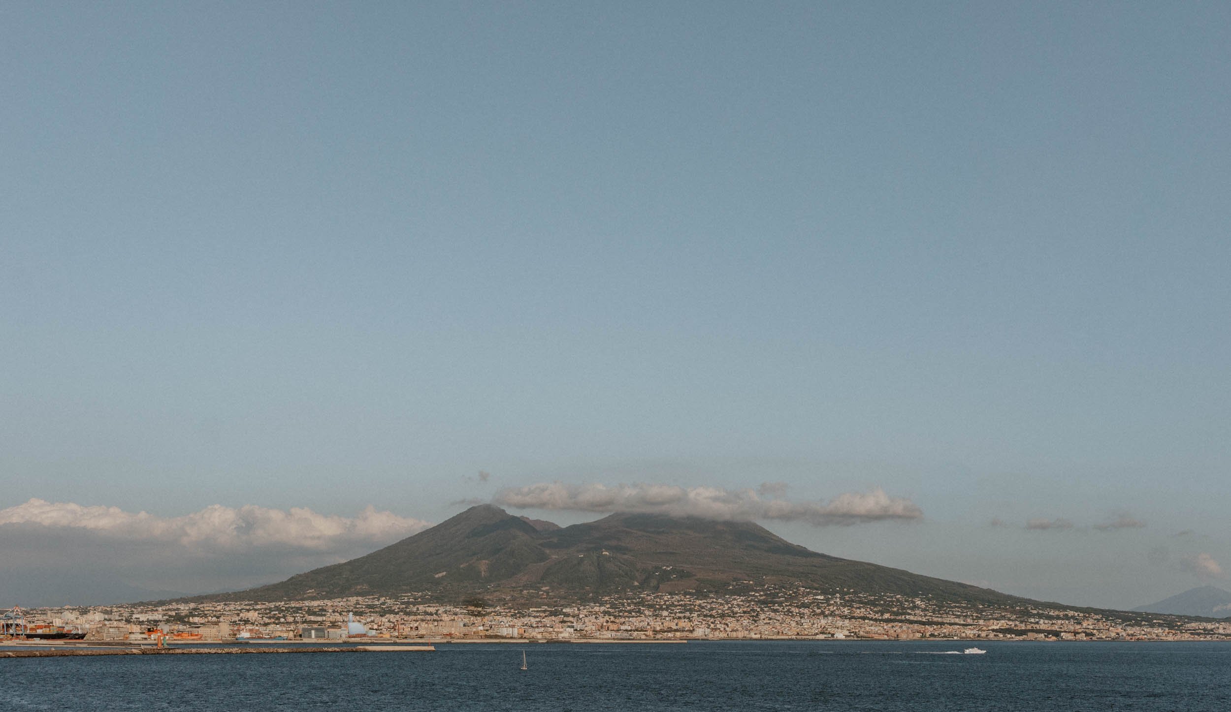 vesuvius-along-dusty-roads-5.jpg