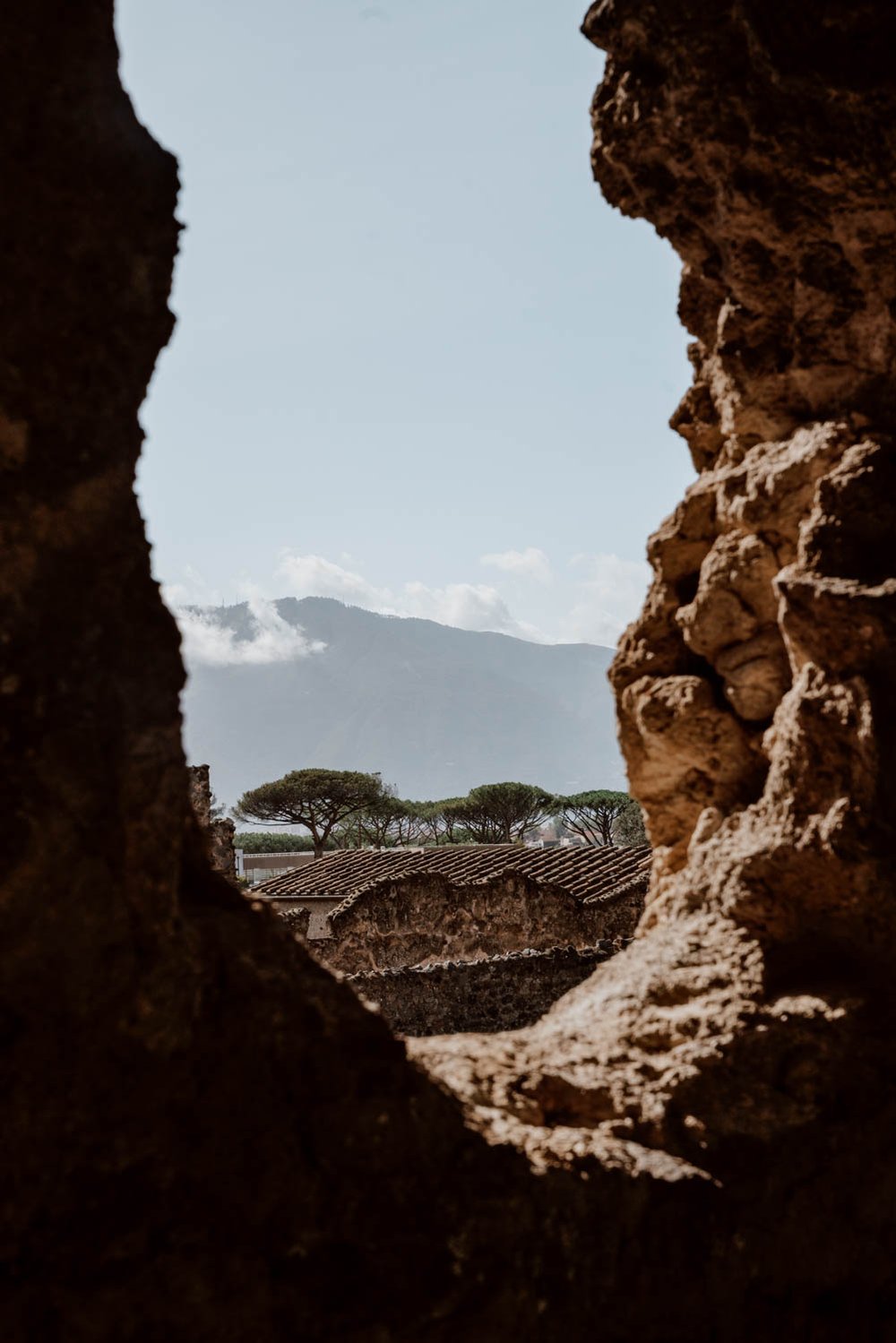 pompeii-along-dusty-roads-11.jpg