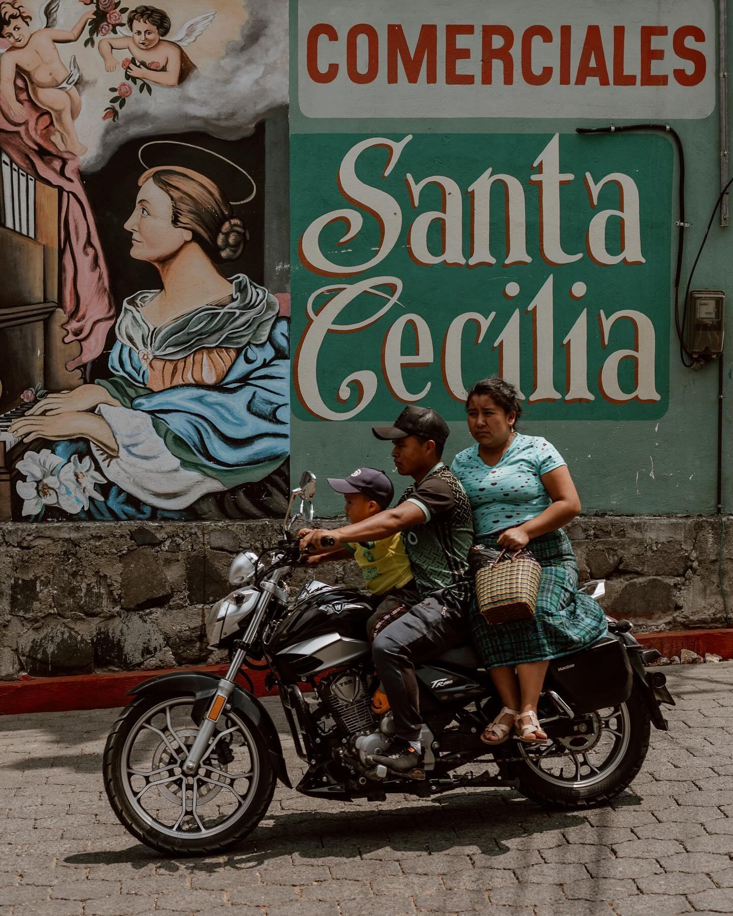 Colour // A few scenes from San Juan, one of the small towns found on the shores of Lake Atitl&aacute;n, Guatemala.

#theconstantlycurious
#lakeatitlan
#guatemala